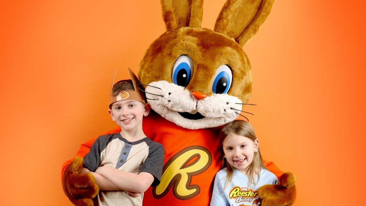 Children with the REESTER BUNNY