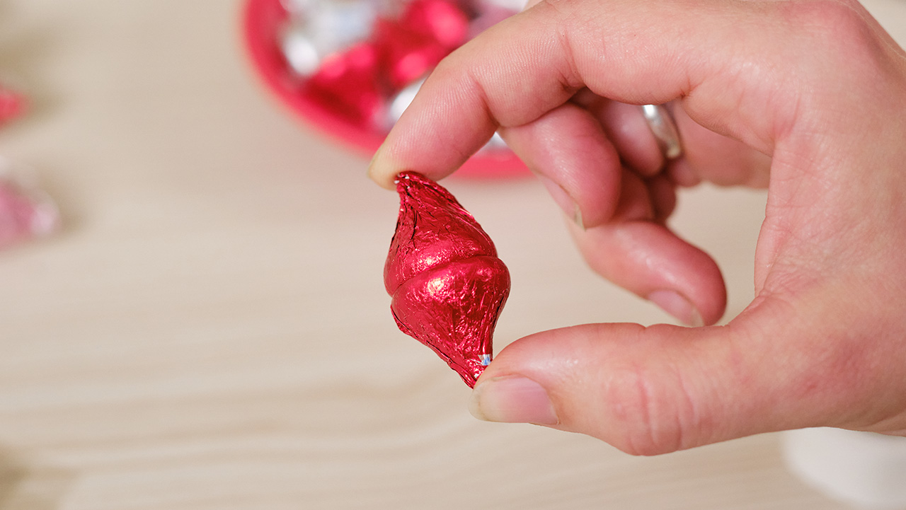 glueing two kisses together